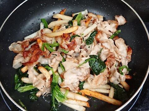 豚バラと冷凍ポテトの炒め物